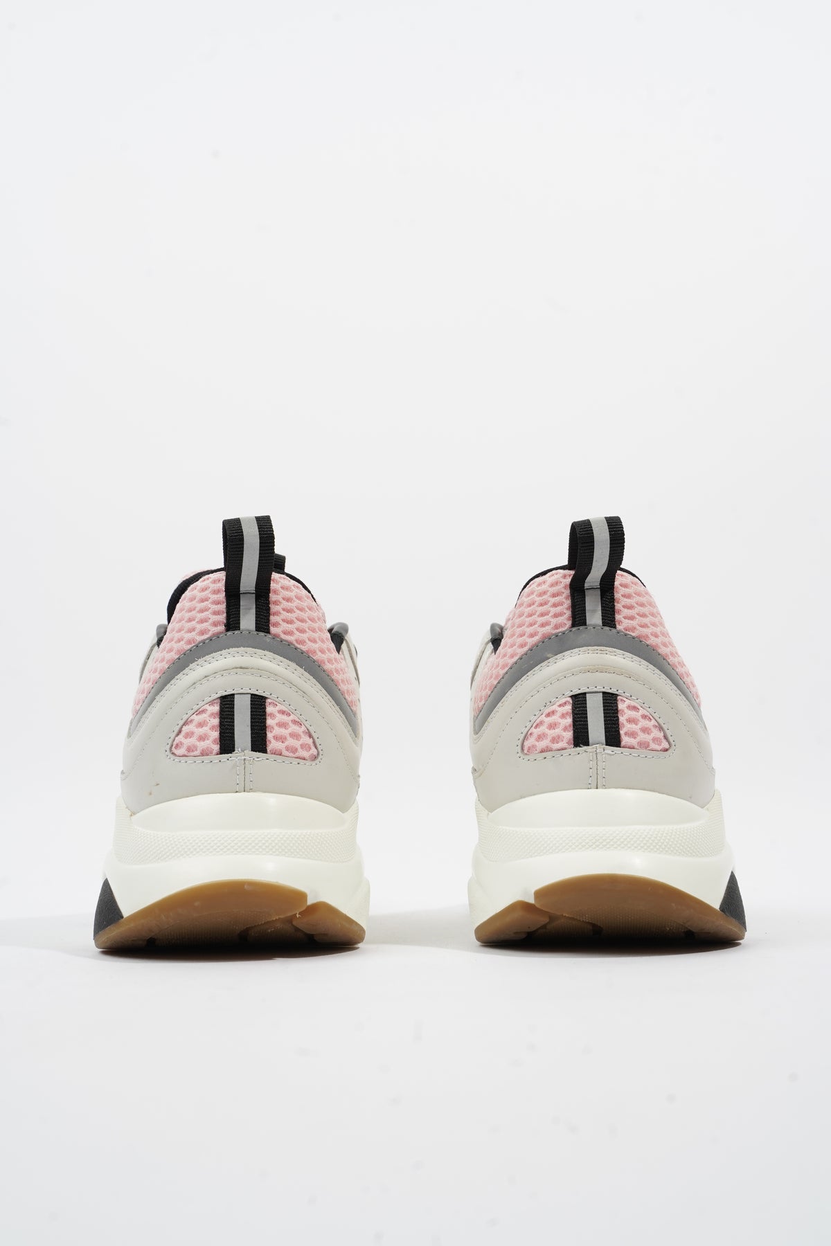 B22 Pale Pink Grey