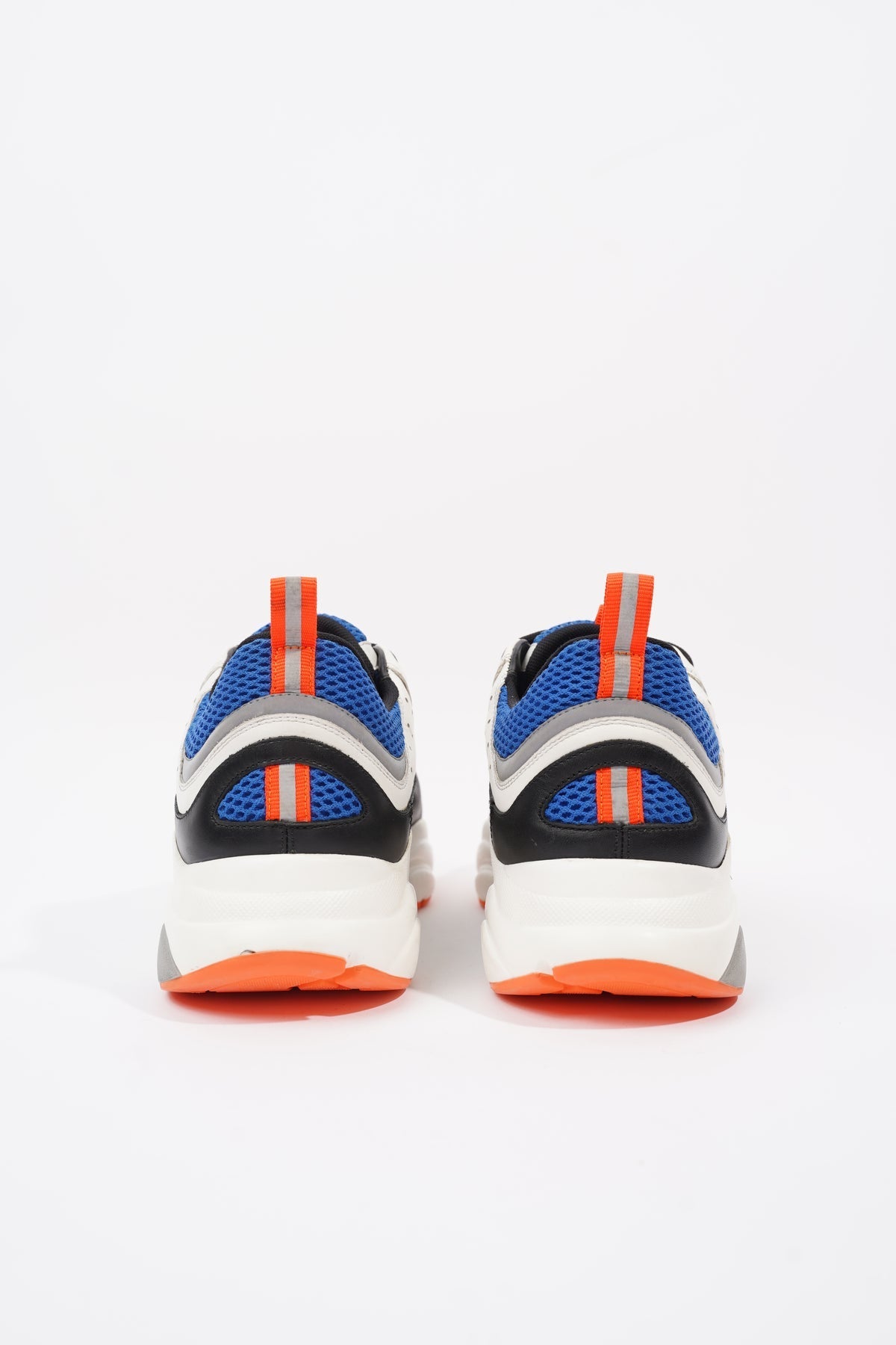 B22 White/Black/Blue