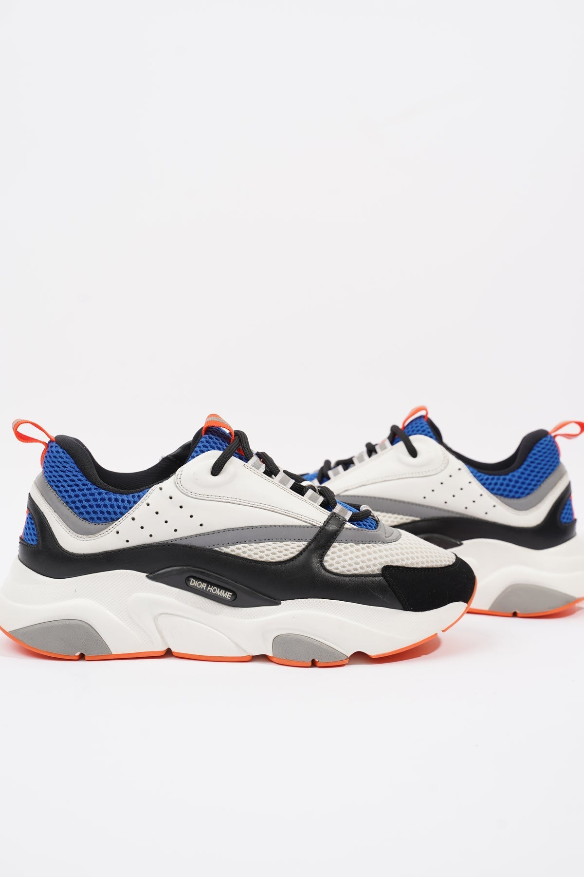B22 White/Black/Blue