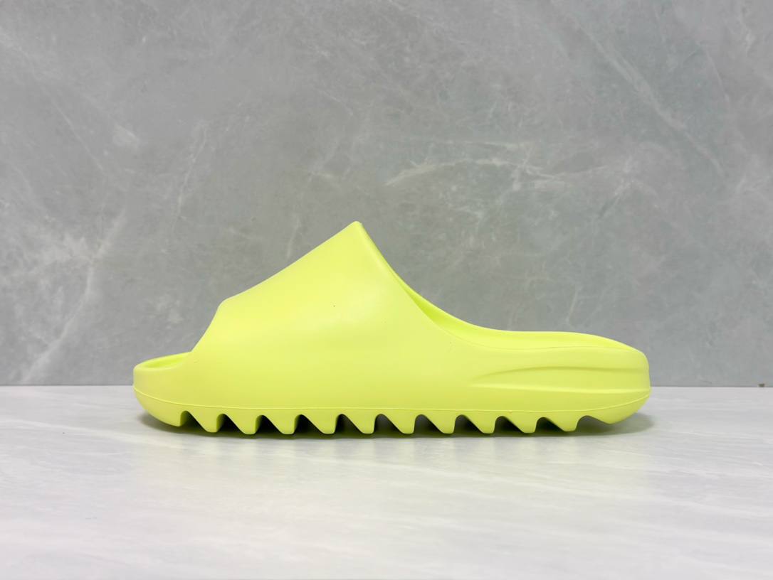 Yeezy Slide Glow Green
