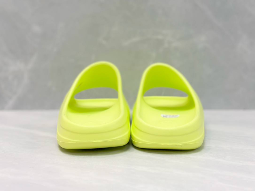 Yeezy Slide Glow Green