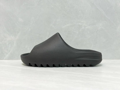 Yeezy Slide Black