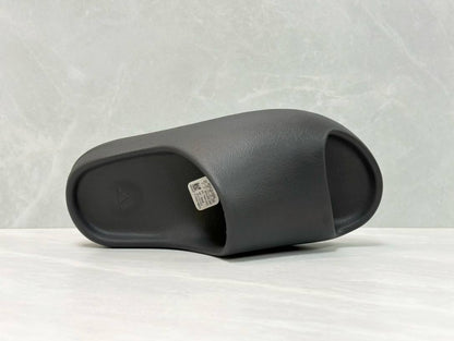 Yeezy Slide Black