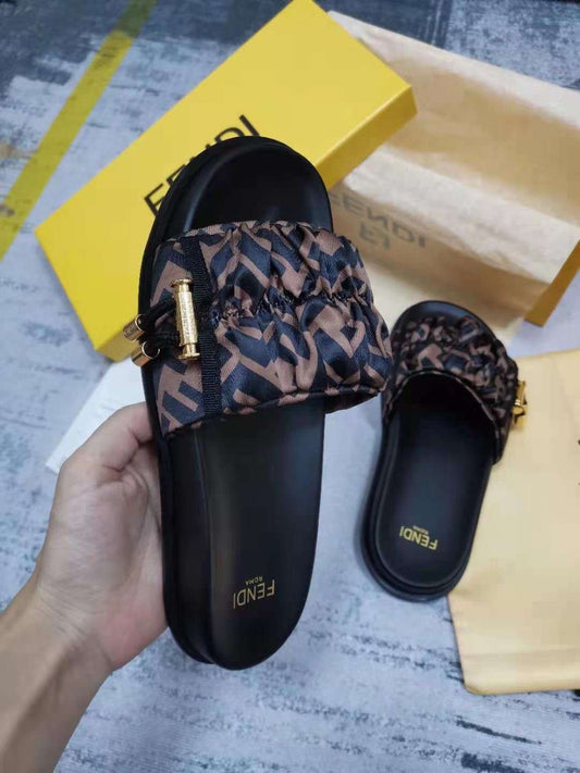 Sandales Fendi