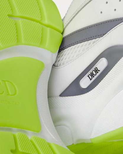 B22 White And Green